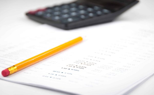 Quels outils d'analyse prédictive peuvent aider les petites entreprises de vente au détail à anticiper les fluctuations de la demande?