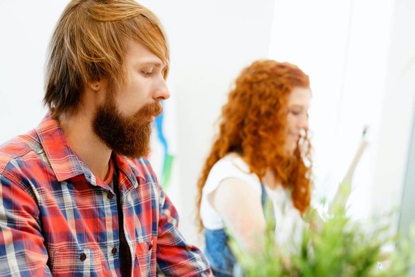 Quels sont les bénéfices d'une stratégie de co-marketing pour deux start-ups dans le domaine du bien-être connecté?